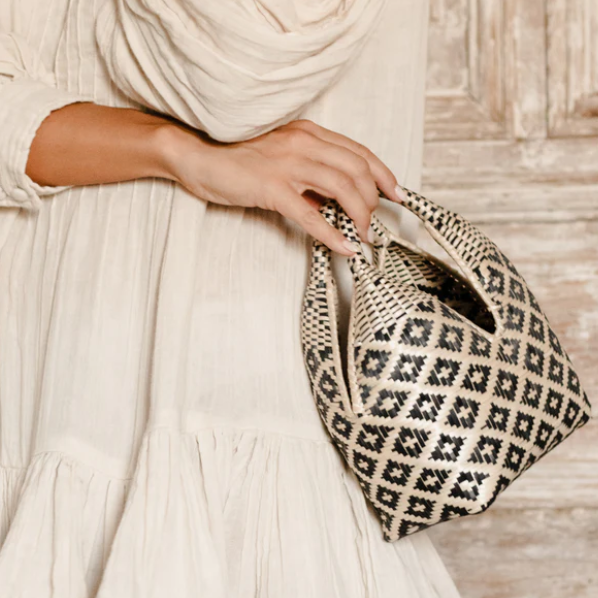 CUATRO TETAS CLUTCH COCOBA